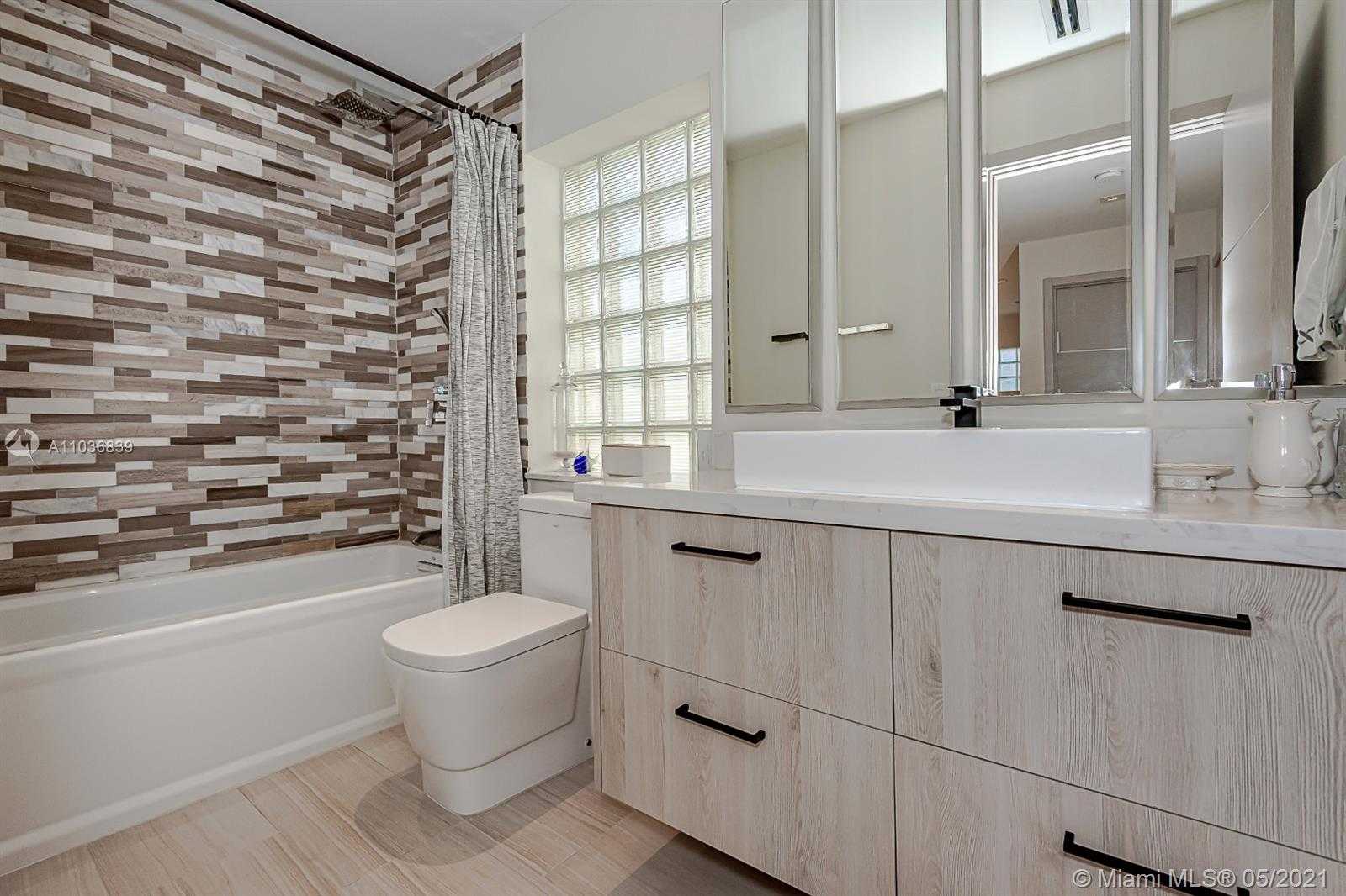 Small Image of 20846 NORTH EAST 32ND AVE, Aventura Number 24