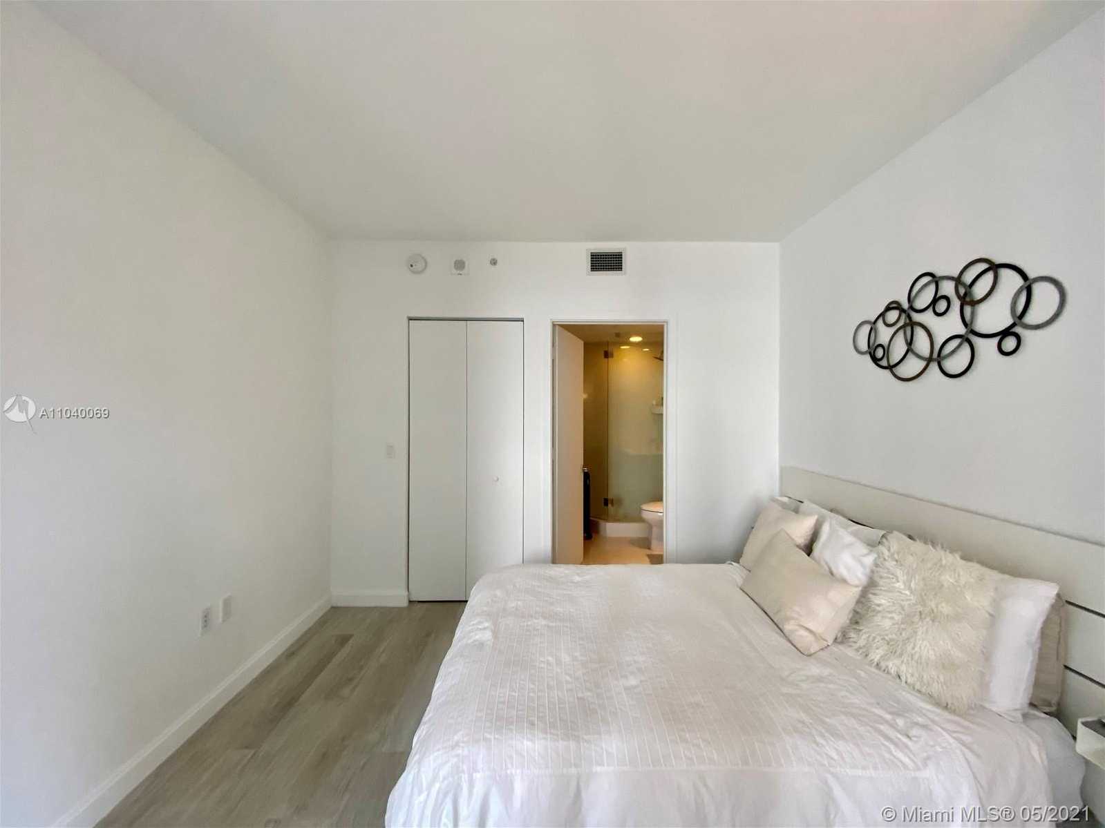 Small Image of 45 SOUTH WEST 9TH ST #2608, Miami Number 13