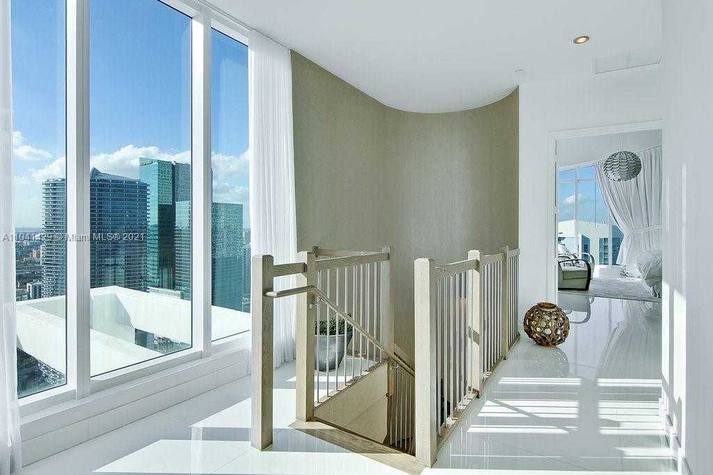 Small Image of 900 Brickell Key Blvd, Miami, FL 33131, USA Number 10