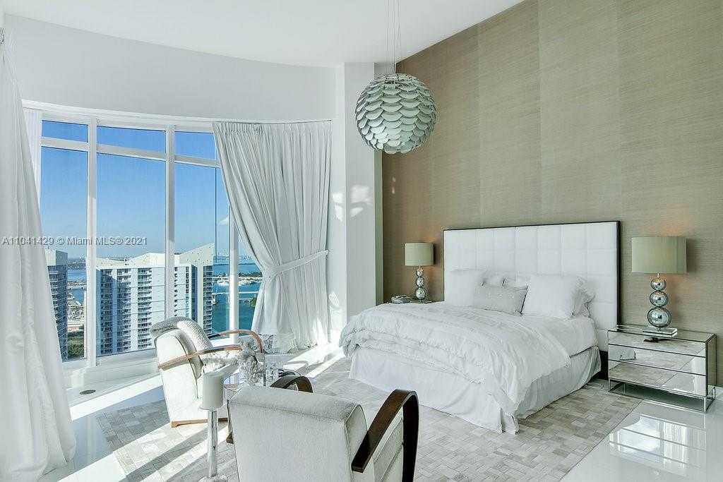 Small Image of 900 Brickell Key Blvd, Miami, FL 33131, USA Number 11