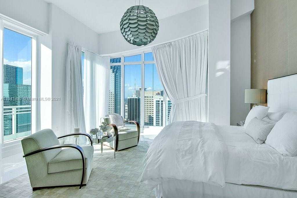 Small Image of 900 Brickell Key Blvd, Miami, FL 33131, USA Number 12