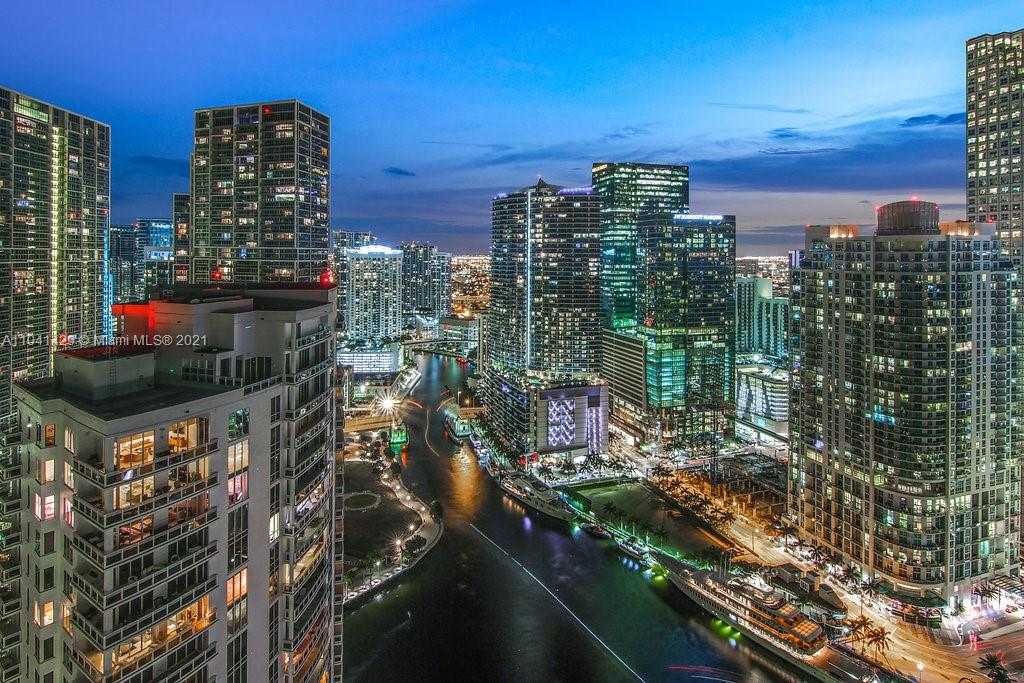 Small Image of 900 Brickell Key Blvd, Miami, FL 33131, USA Number 16
