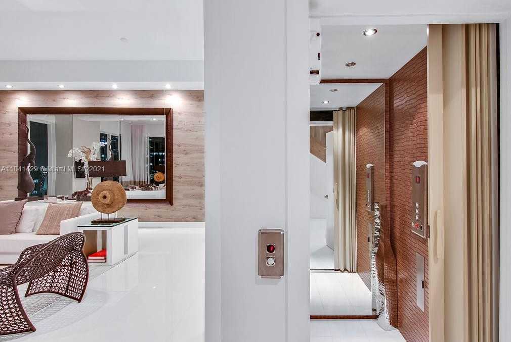Small Image of 900 Brickell Key Blvd, Miami, FL 33131, USA Number 17