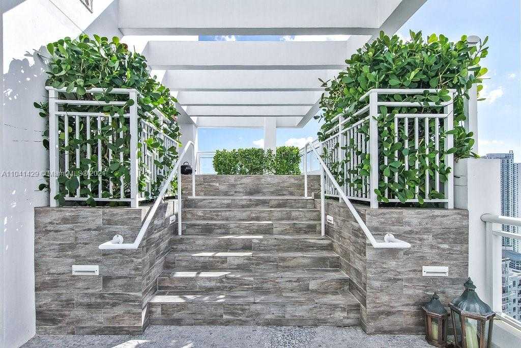 Small Image of 900 Brickell Key Blvd, Miami, FL 33131, USA Number 27