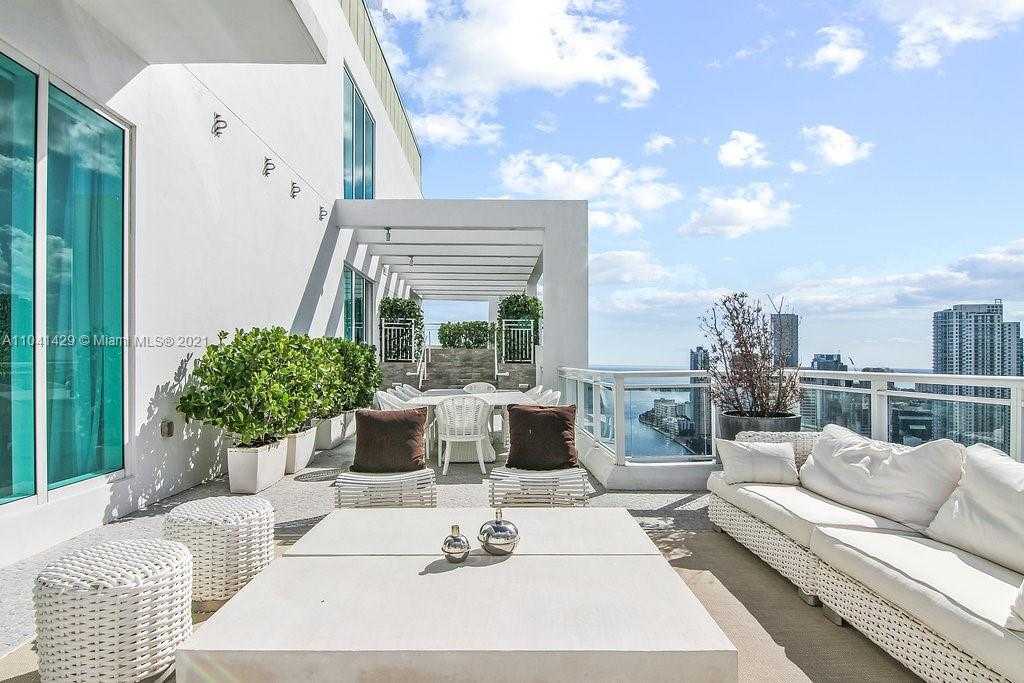 Small Image of 900 Brickell Key Blvd, Miami, FL 33131, USA Number 3