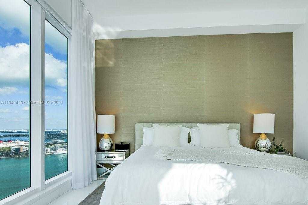 Small Image of 900 Brickell Key Blvd, Miami, FL 33131, USA Number 32