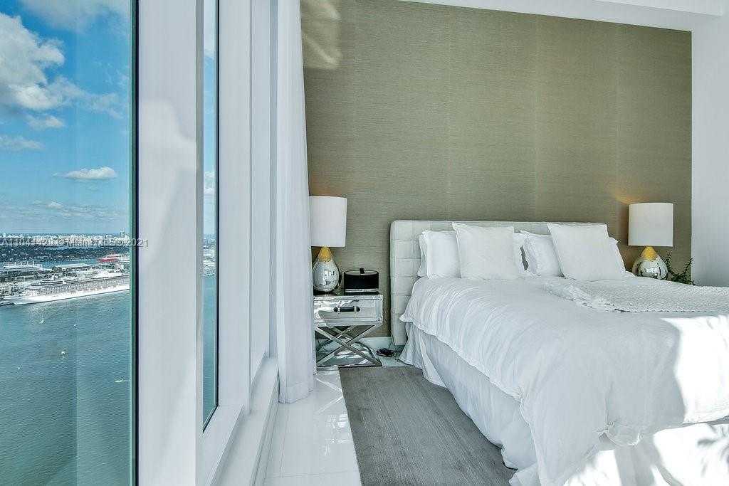 Small Image of 900 Brickell Key Blvd, Miami, FL 33131, USA Number 33