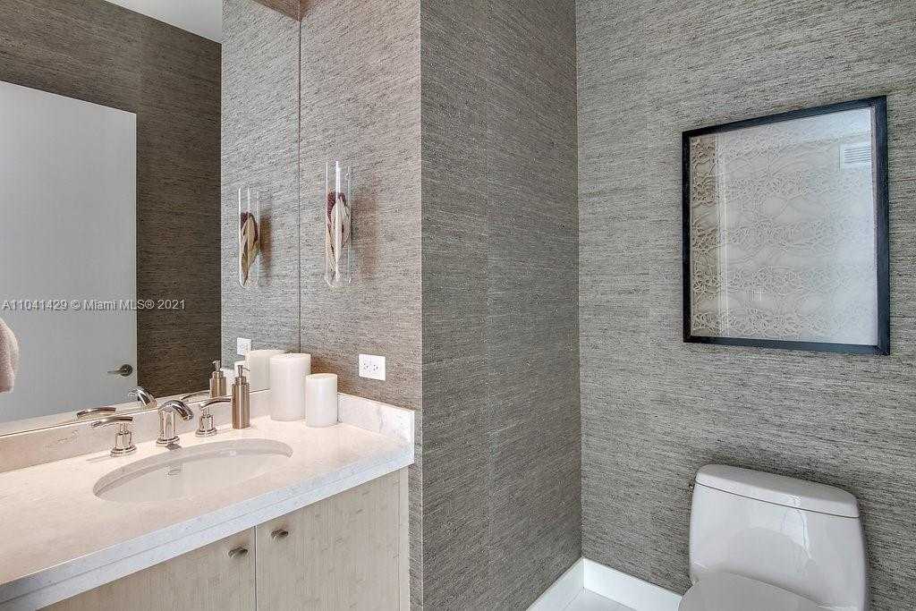 Small Image of 900 Brickell Key Blvd, Miami, FL 33131, USA Number 36