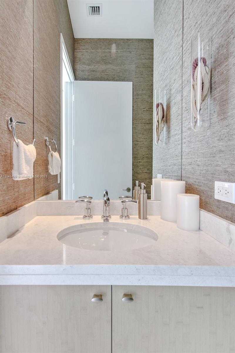 Small Image of 900 Brickell Key Blvd, Miami, FL 33131, USA Number 37