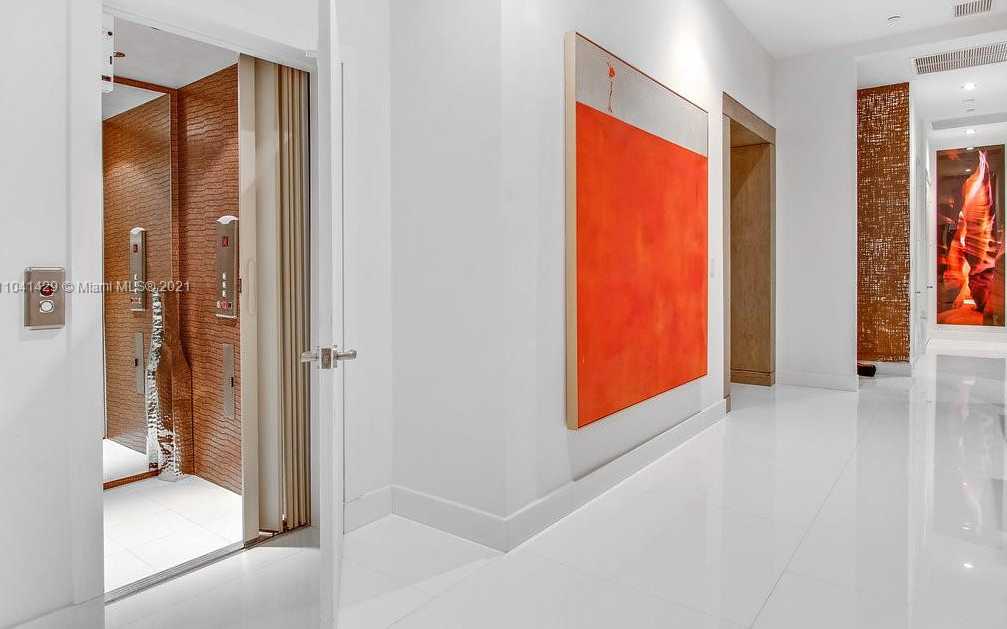 Small Image of 900 Brickell Key Blvd, Miami, FL 33131, USA Number 6