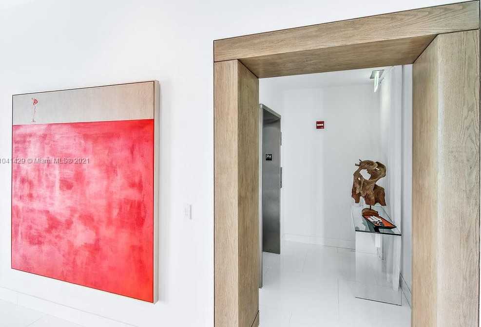 Small Image of 900 Brickell Key Blvd, Miami, FL 33131, USA Number 7