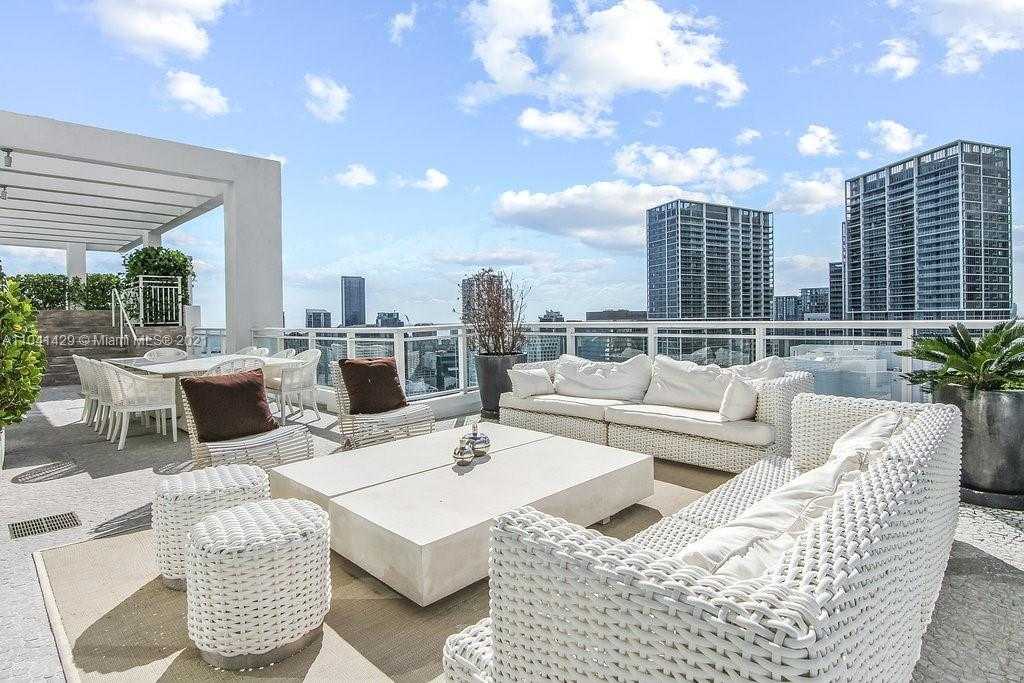Small Image of 900 Brickell Key Blvd, Miami, FL 33131, USA Number 8