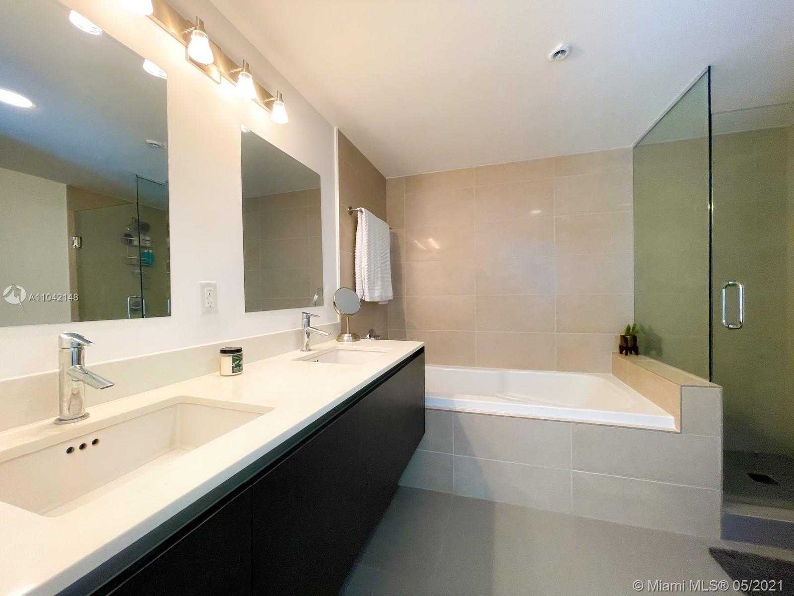 Small Image of 6620 INDIAN CREEK DR #603, Miami Number 13