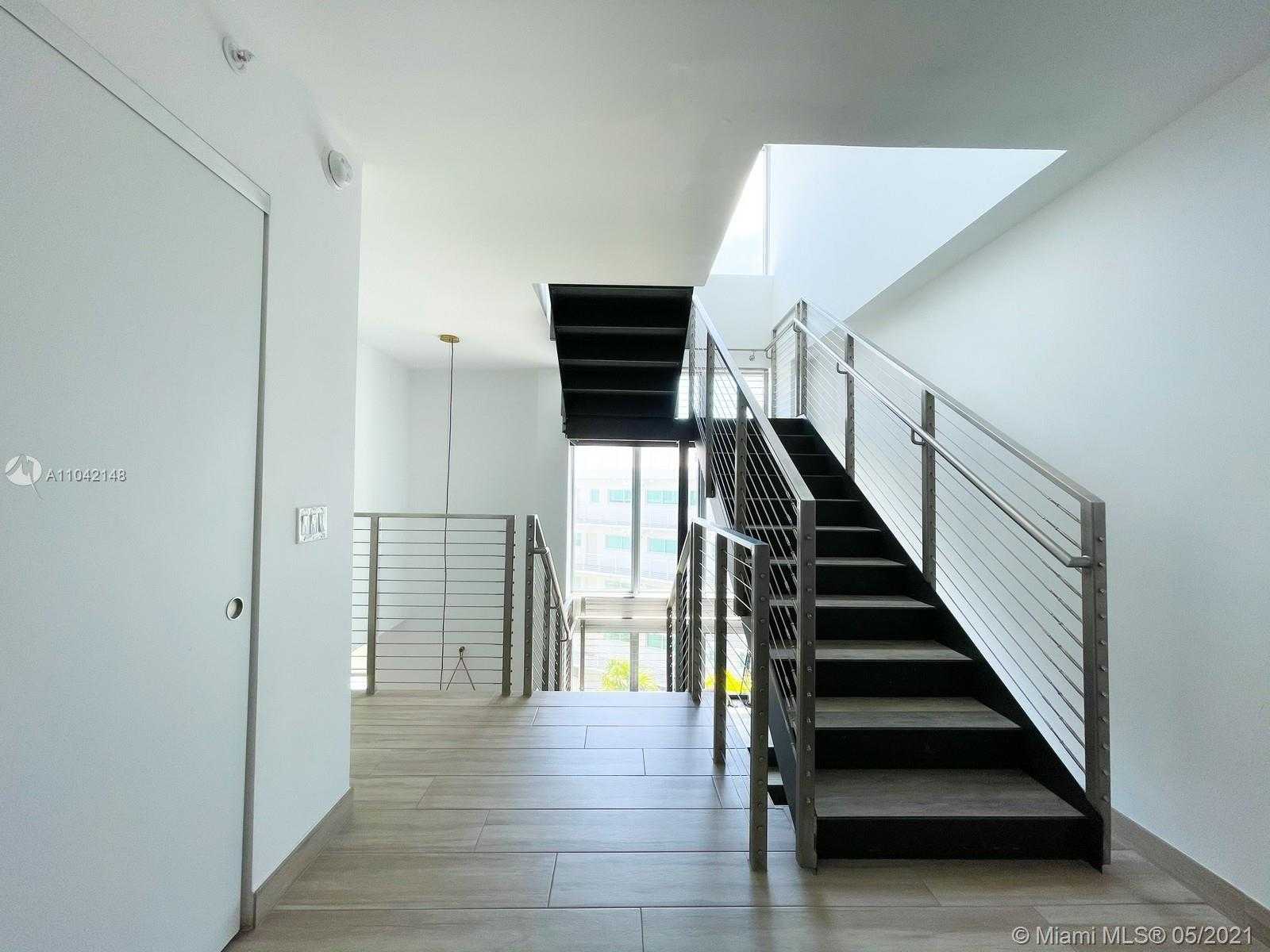 Small Image of 6620 INDIAN CREEK DR #603, Miami Number 3