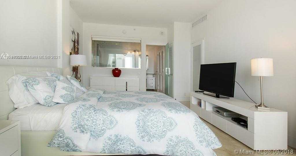 Small Image of 100 LINCOLN RD #PH14, Miami Beach Number 8