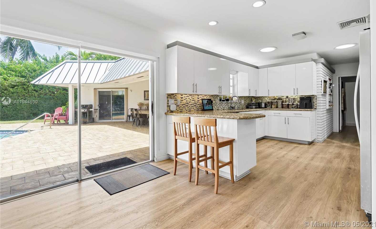 Small Image of 10 ISLAND DR, Key Biscayne Number 10