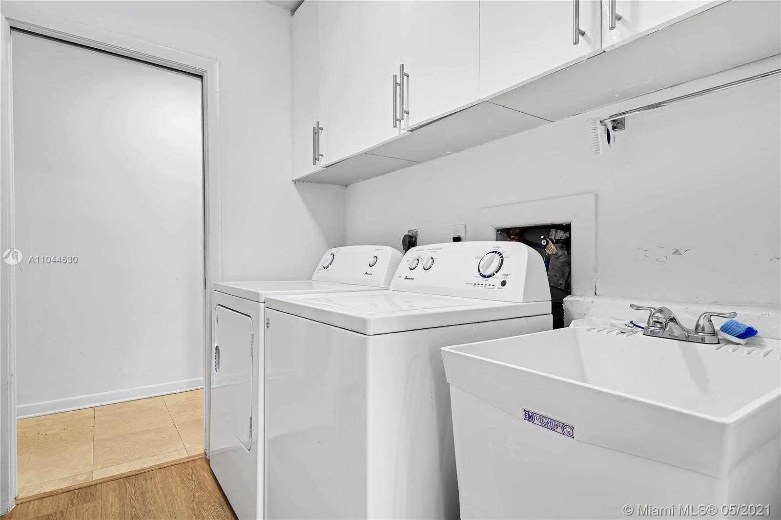 Small Image of 10 ISLAND DR, Key Biscayne Number 18