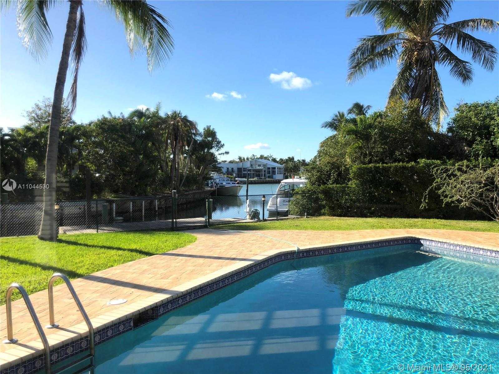 Small Image of 10 ISLAND DR, Key Biscayne Number 2