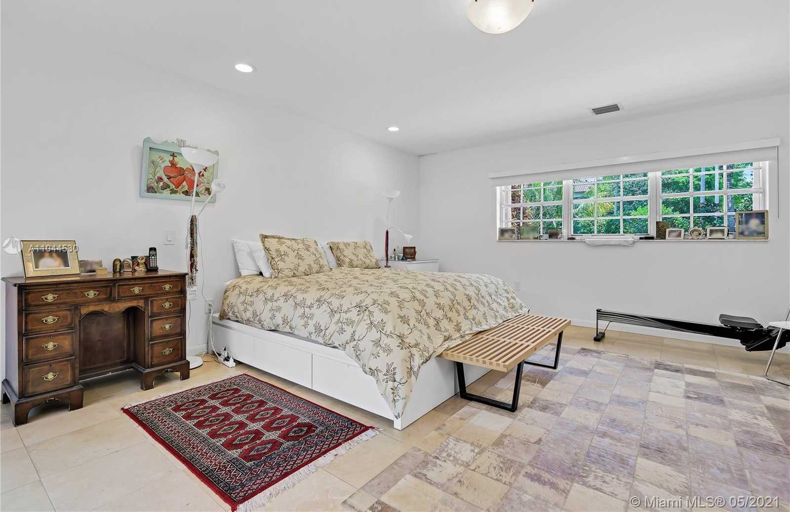 Small Image of 10 ISLAND DR, Key Biscayne Number 20