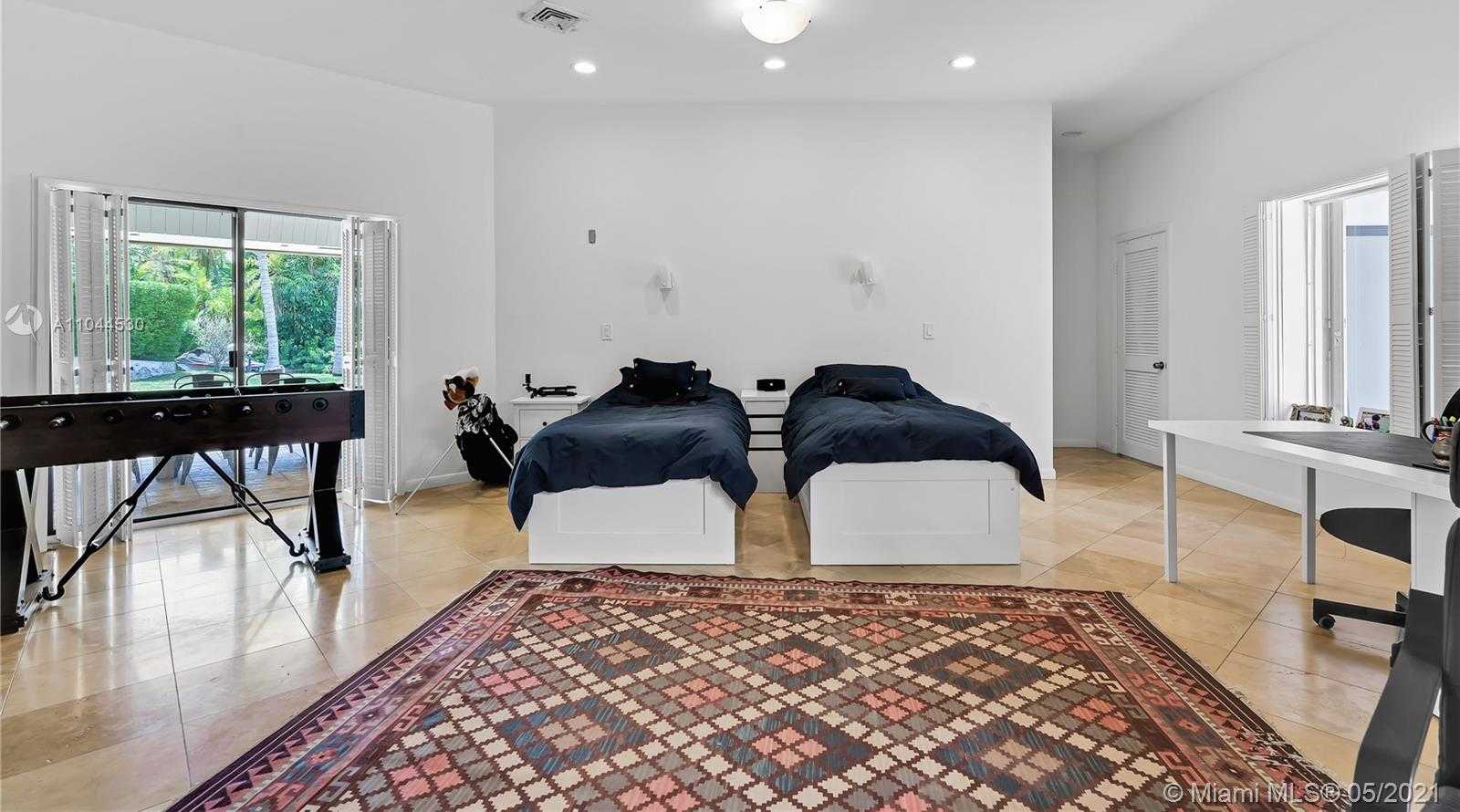 Small Image of 10 ISLAND DR, Key Biscayne Number 27