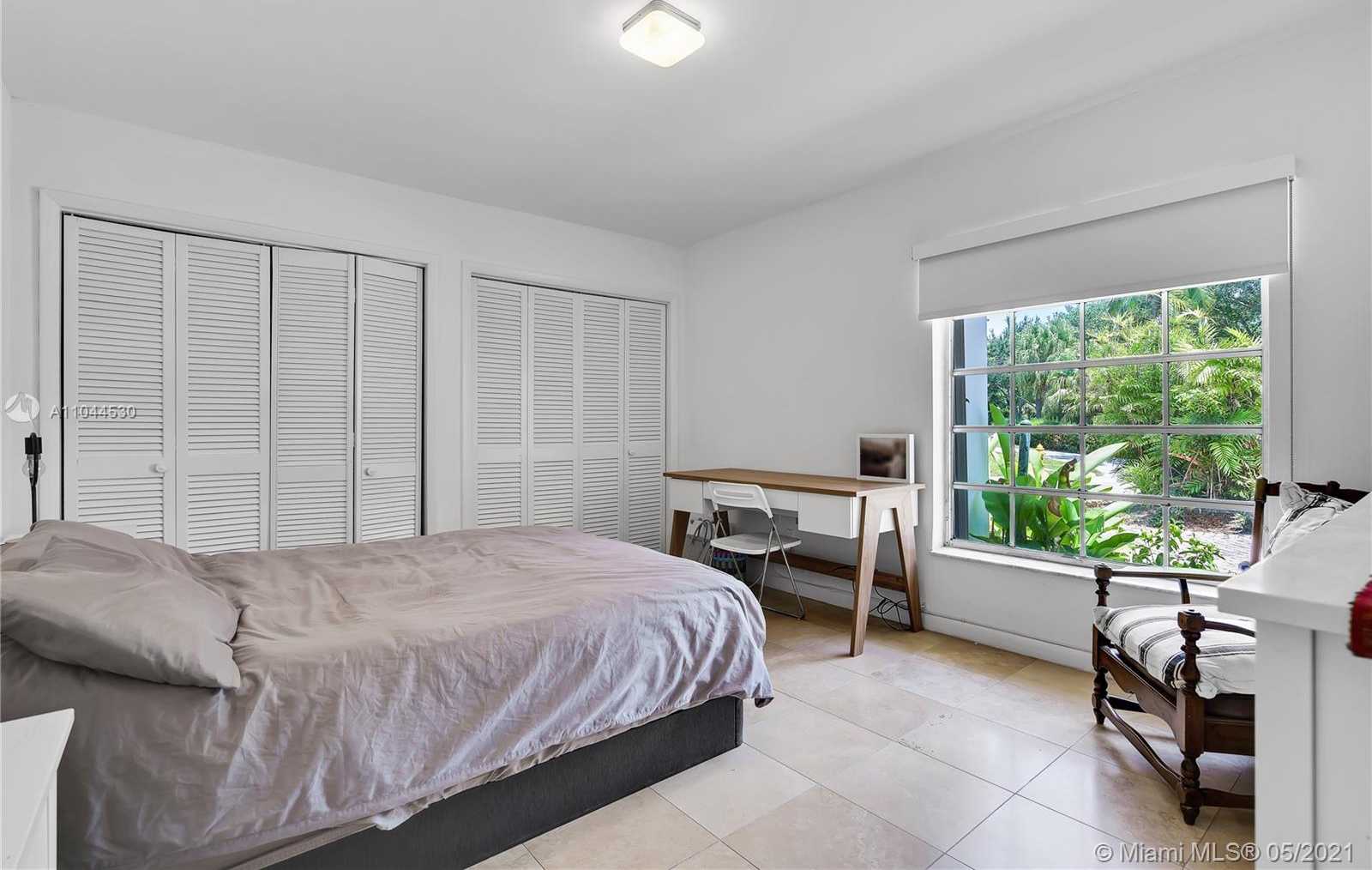 Small Image of 10 ISLAND DR, Key Biscayne Number 30