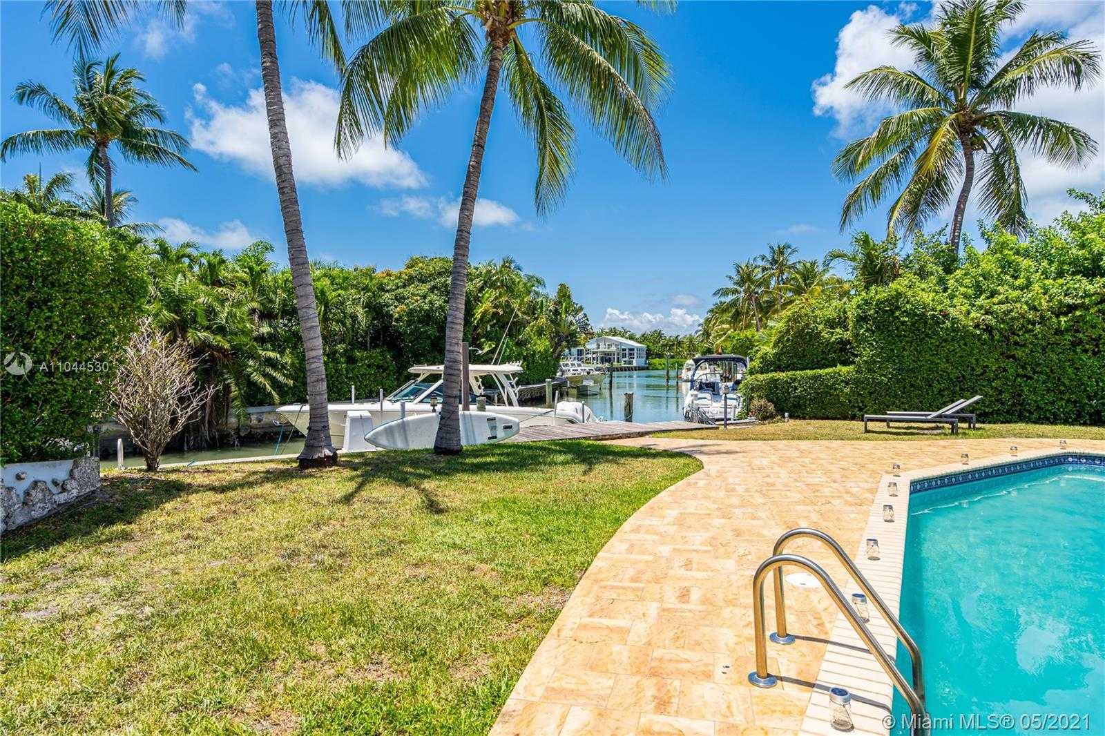 Small Image of 10 ISLAND DR, Key Biscayne Number 35