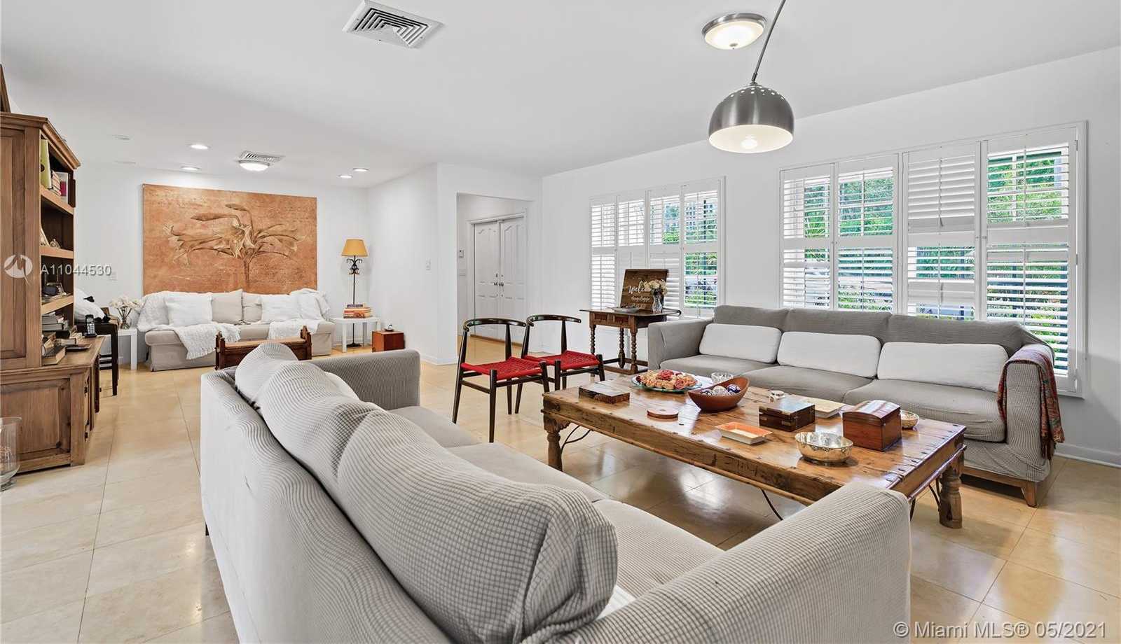 Small Image of 10 ISLAND DR, Key Biscayne Number 4