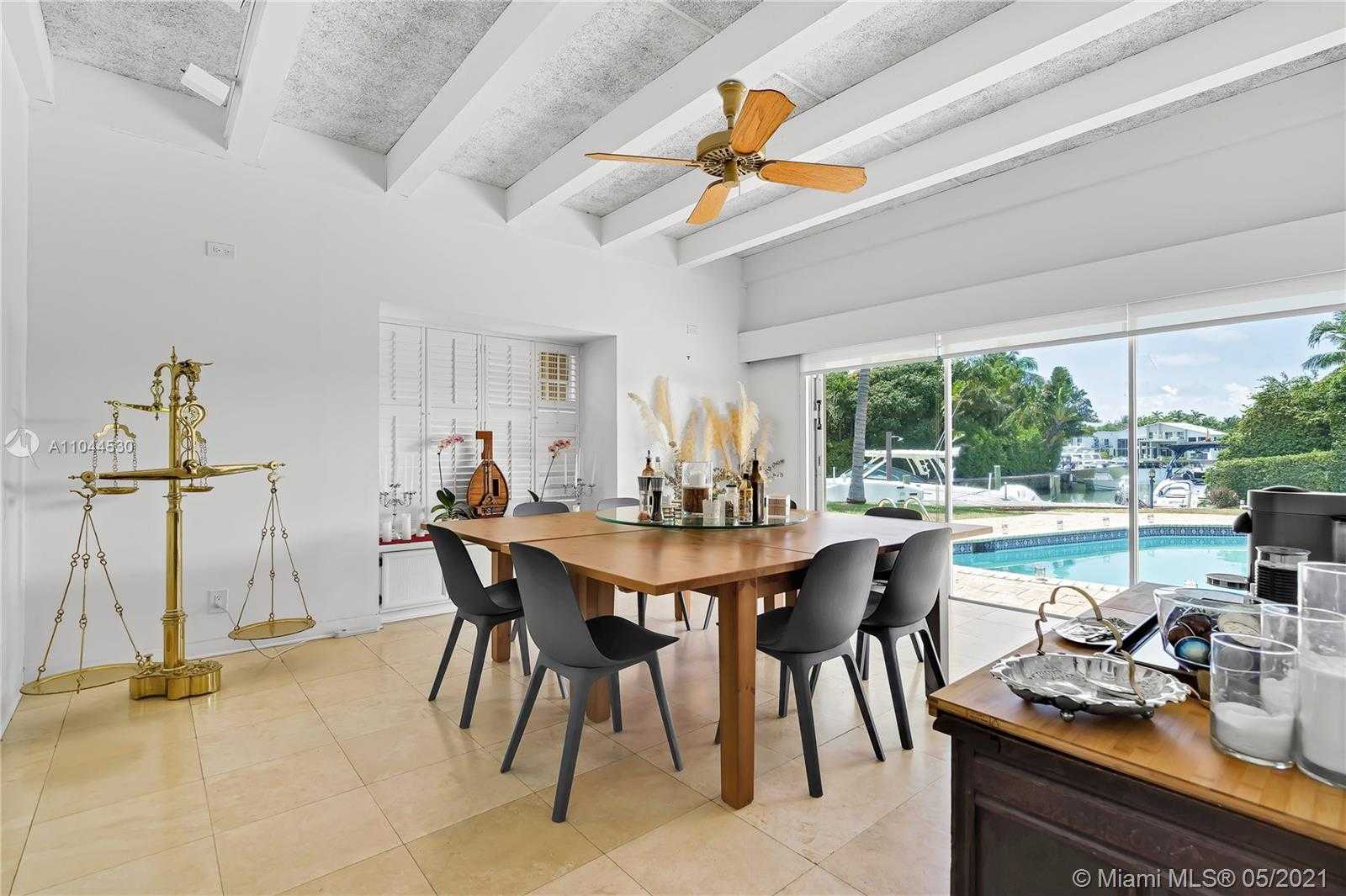 Small Image of 10 ISLAND DR, Key Biscayne Number 7