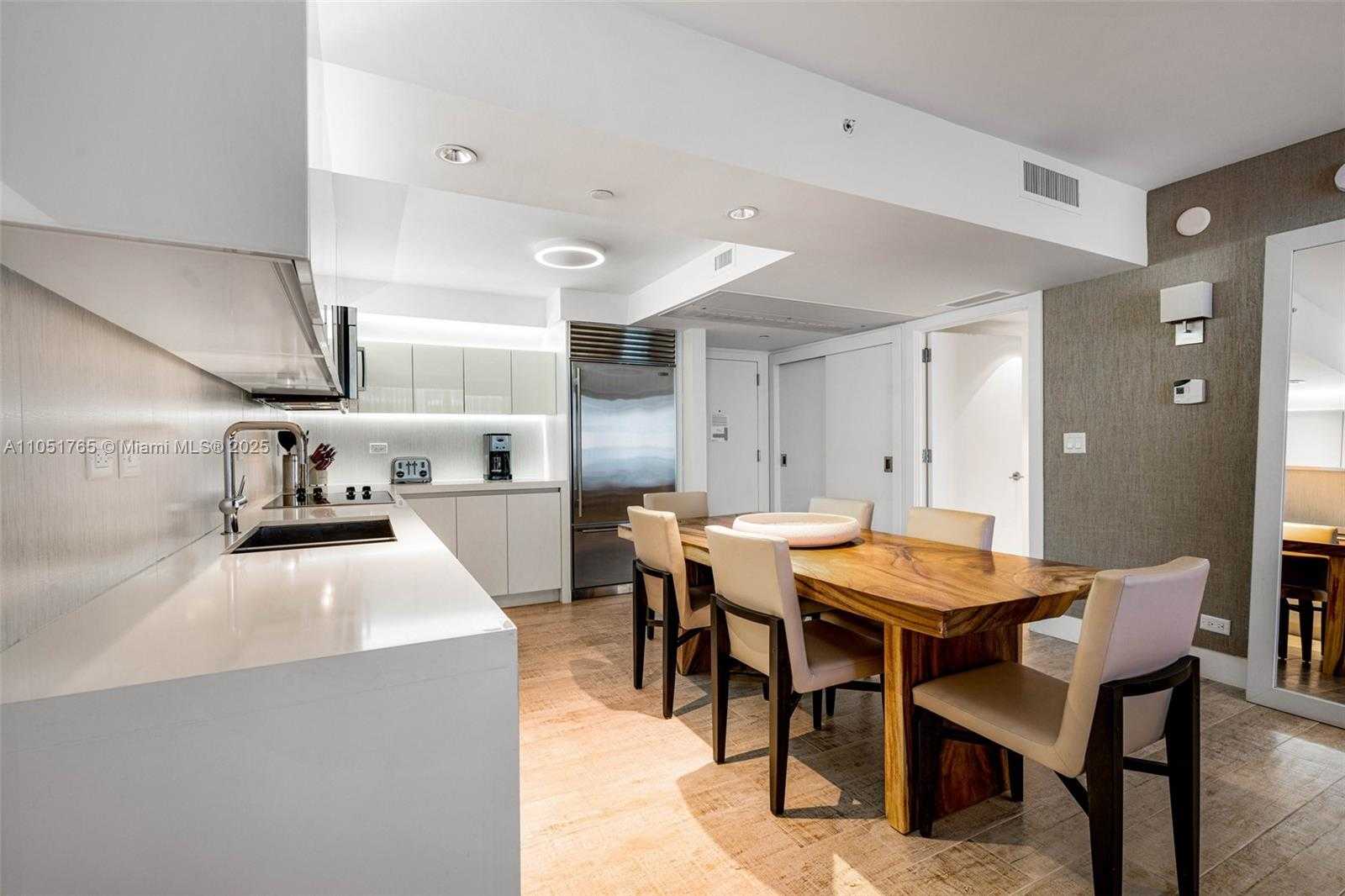 Small Image of 102 24TH ST #1115, Miami Beach Number 12