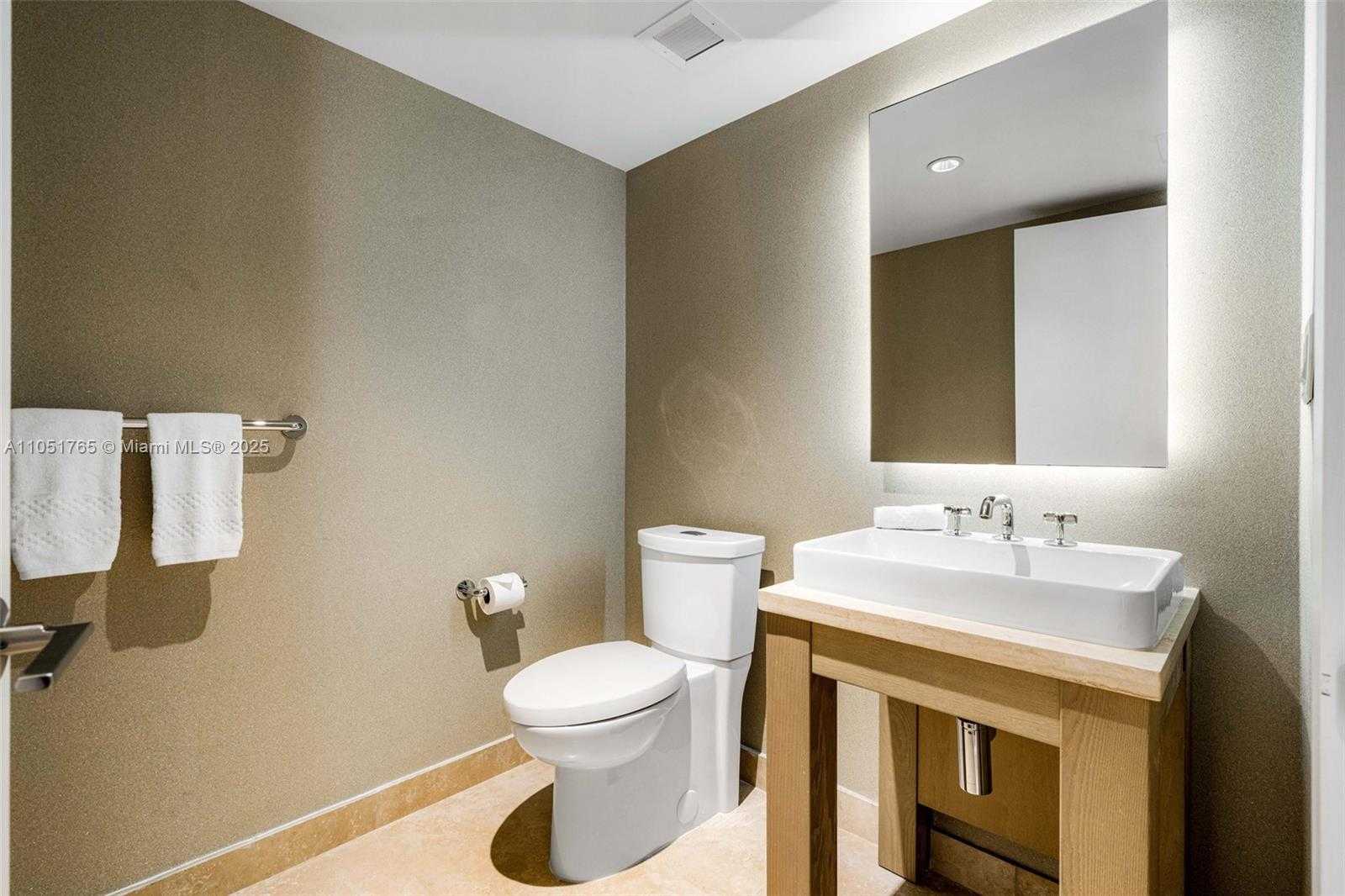 Small Image of 102 24TH ST #1115, Miami Beach Number 18
