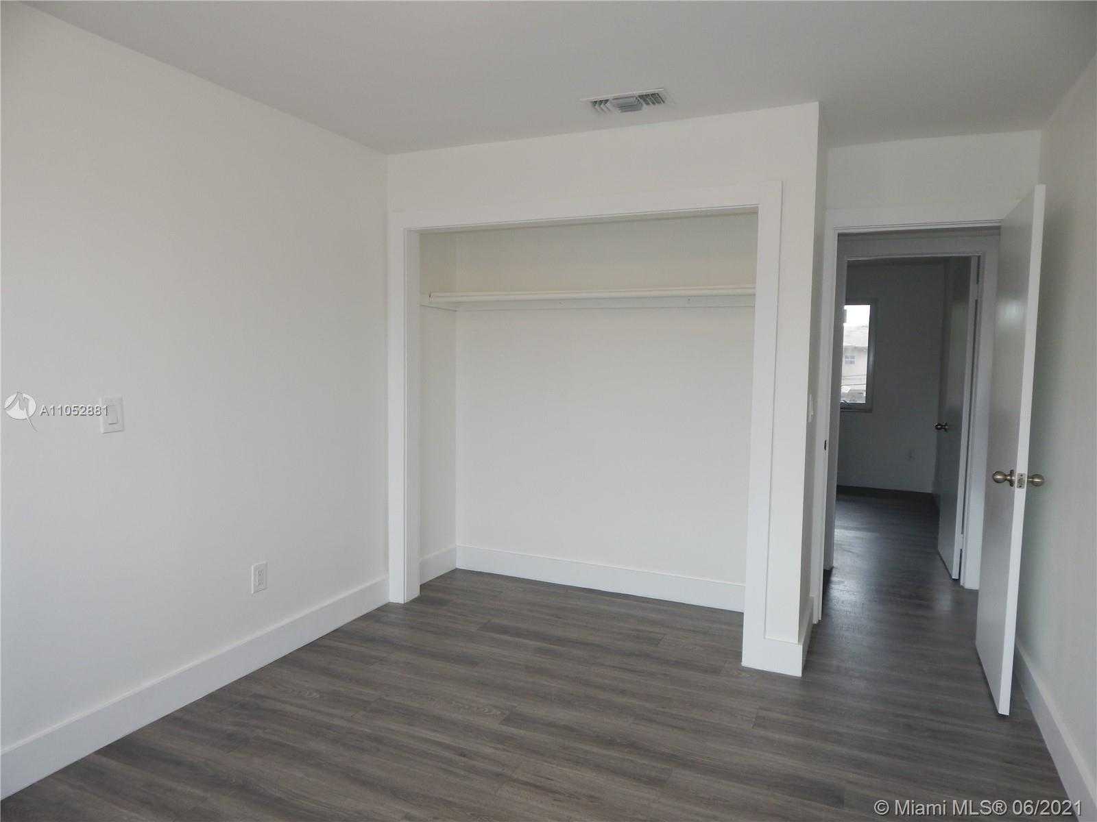 Small Image of 661 EAST 11TH PL, Hialeah Number 12