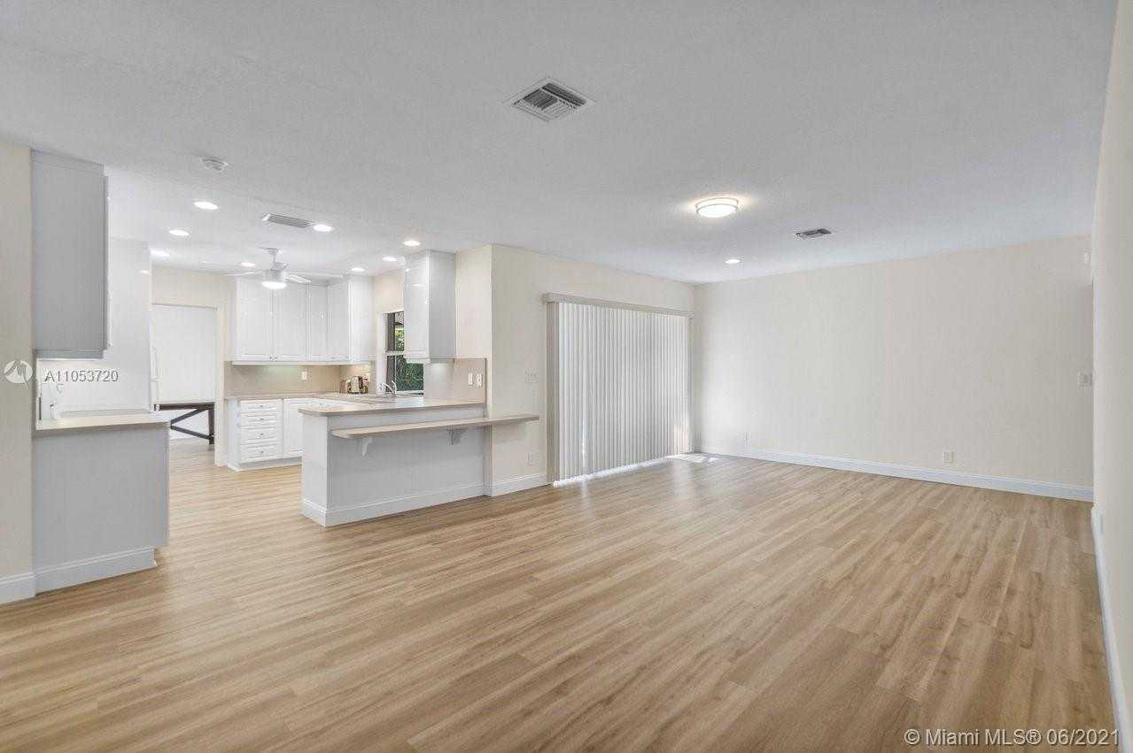 Small Image of 500 SILVER LN, Boca Raton Number 12