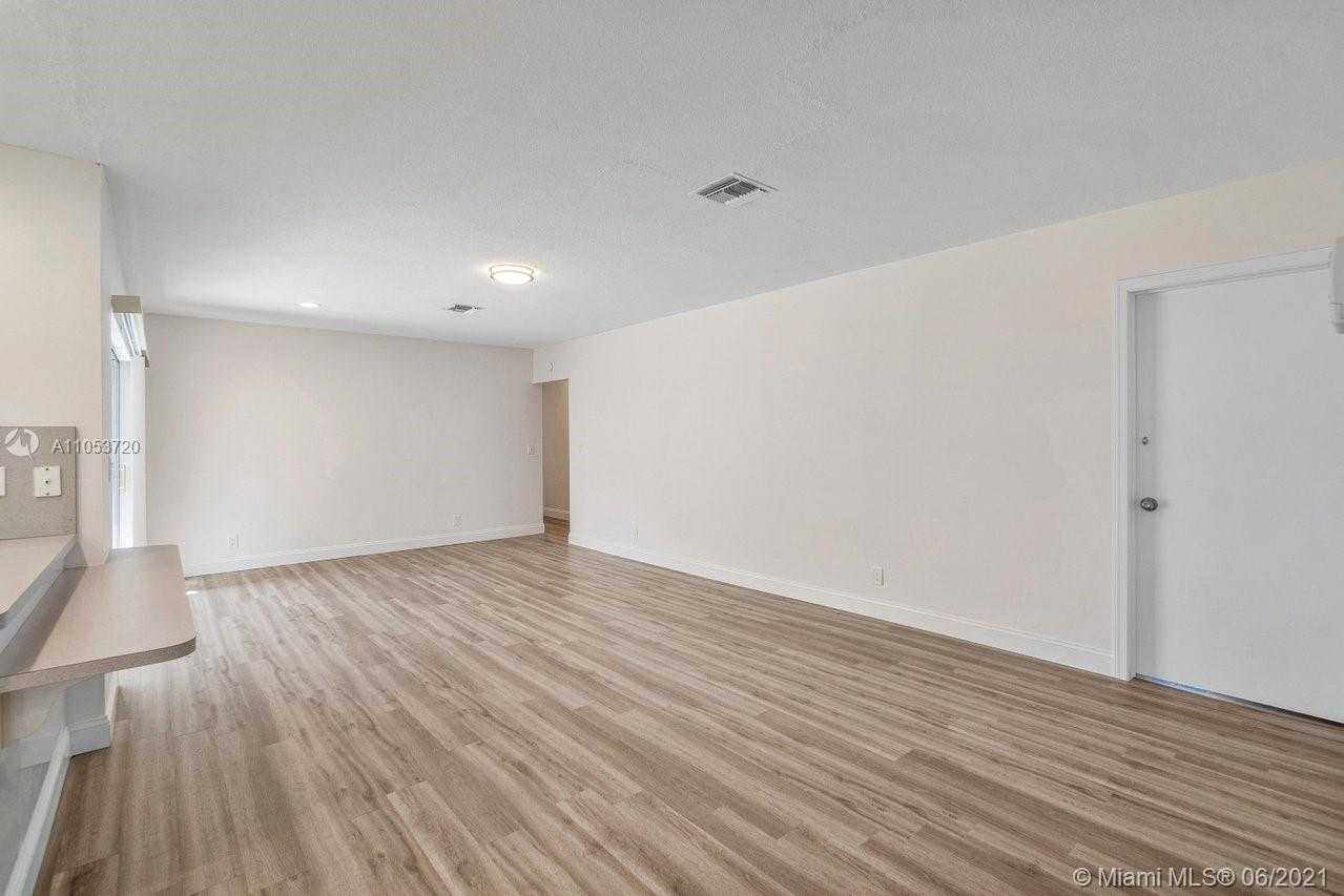 Small Image of 500 SILVER LN, Boca Raton Number 17