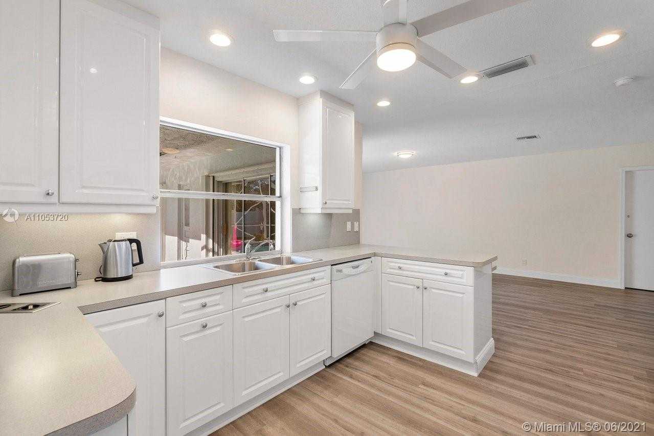 Small Image of 500 SILVER LN, Boca Raton Number 20