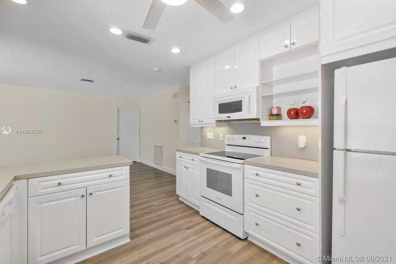 Small Image of 500 SILVER LN, Boca Raton Number 21