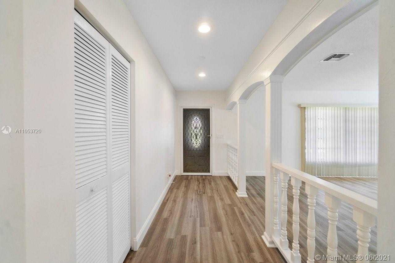 Small Image of 500 SILVER LN, Boca Raton Number 6