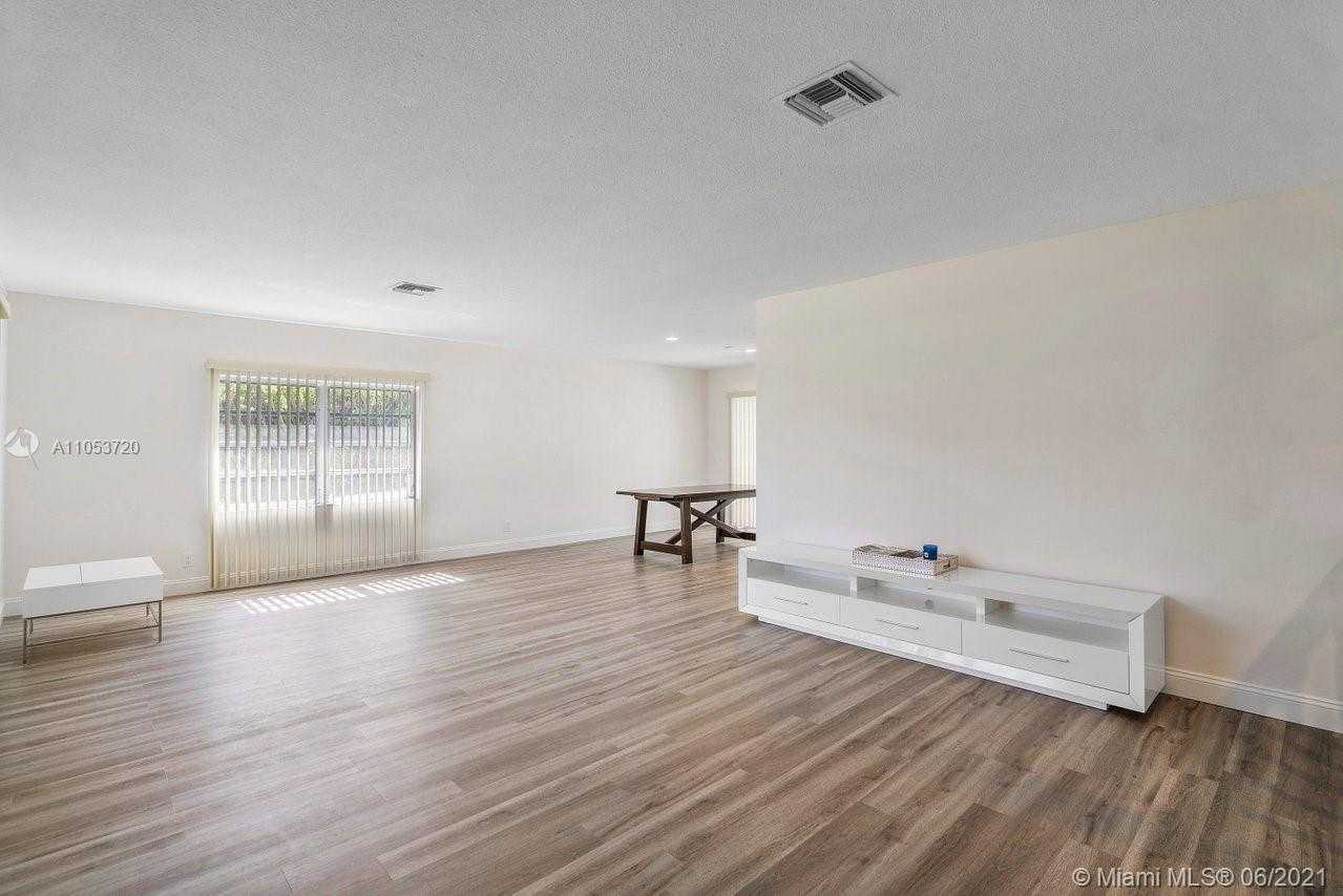 Small Image of 500 SILVER LN, Boca Raton Number 8