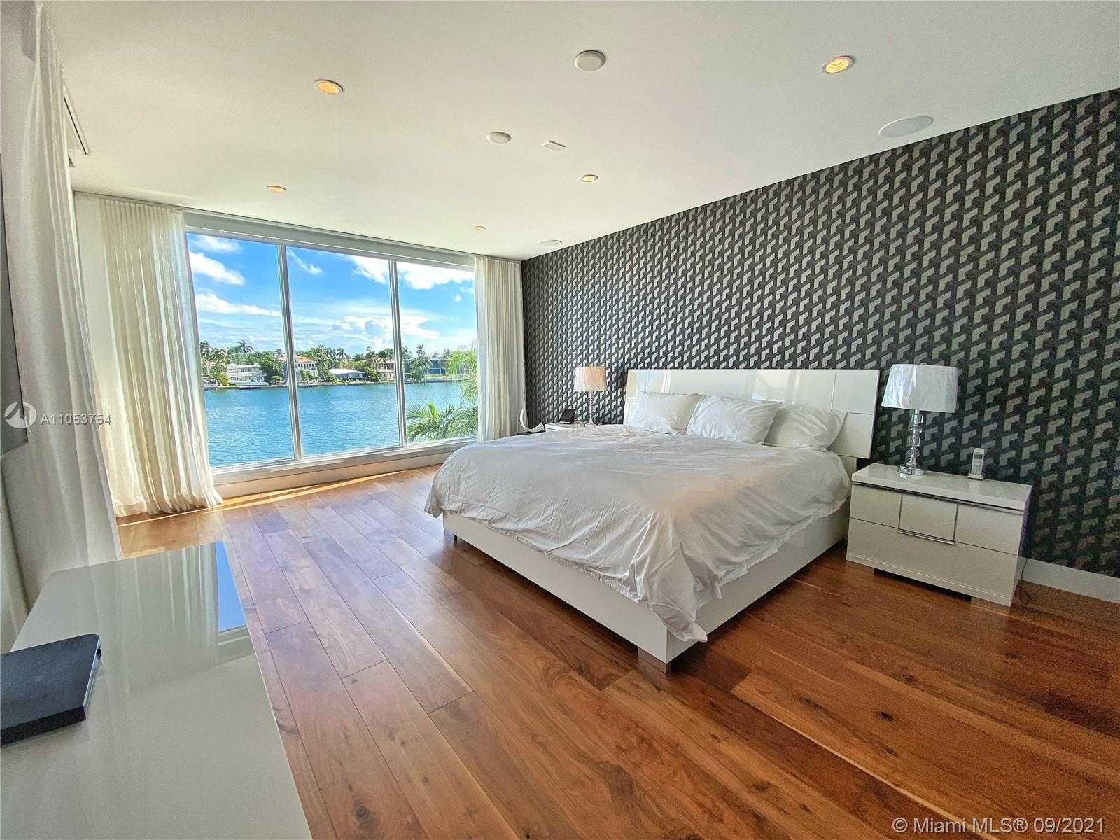 Small Image of 211 NORTH COCONUT LN, Miami Beach Number 19