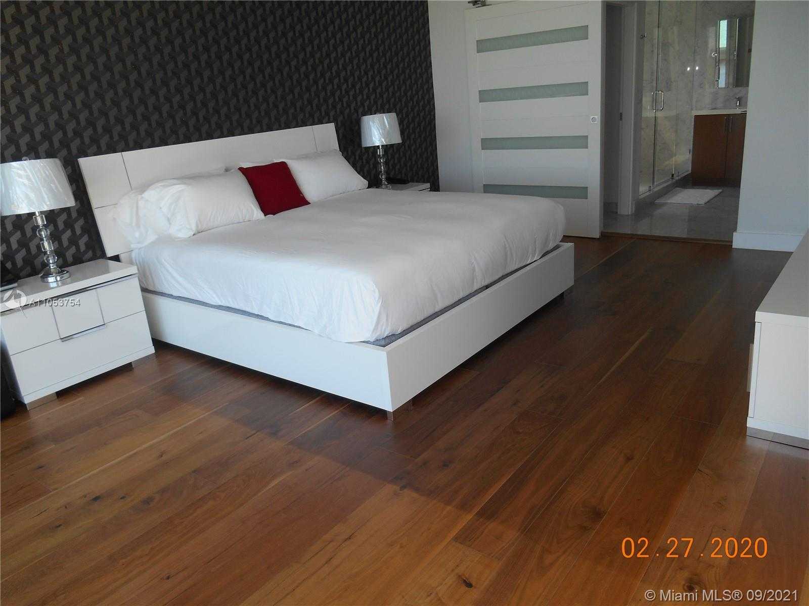 Small Image of 211 NORTH COCONUT LN, Miami Beach Number 20