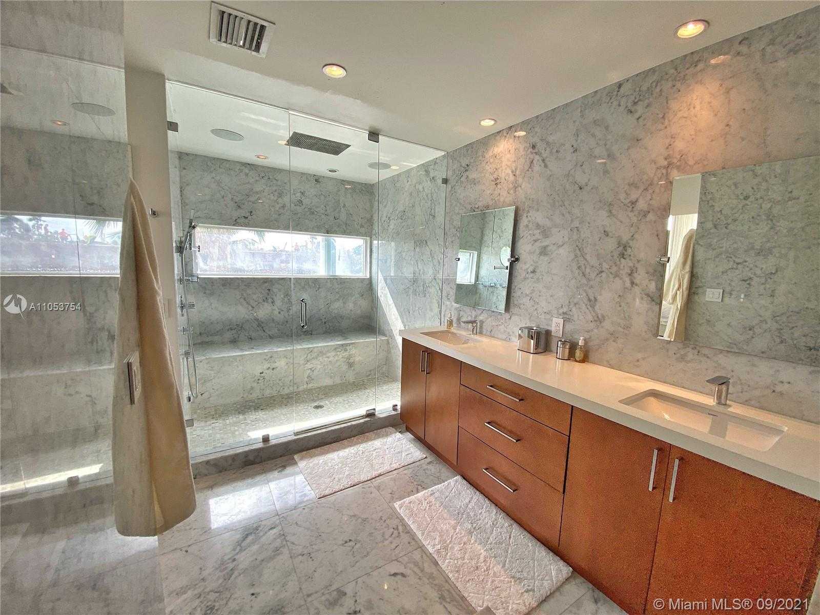 Small Image of 211 NORTH COCONUT LN, Miami Beach Number 23