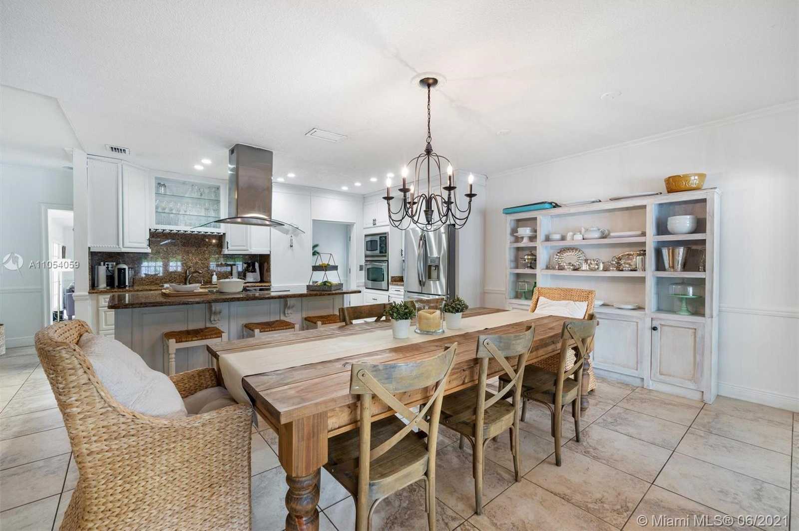 Small Image of 2200 OVERBROOK ST, Miami Number 14