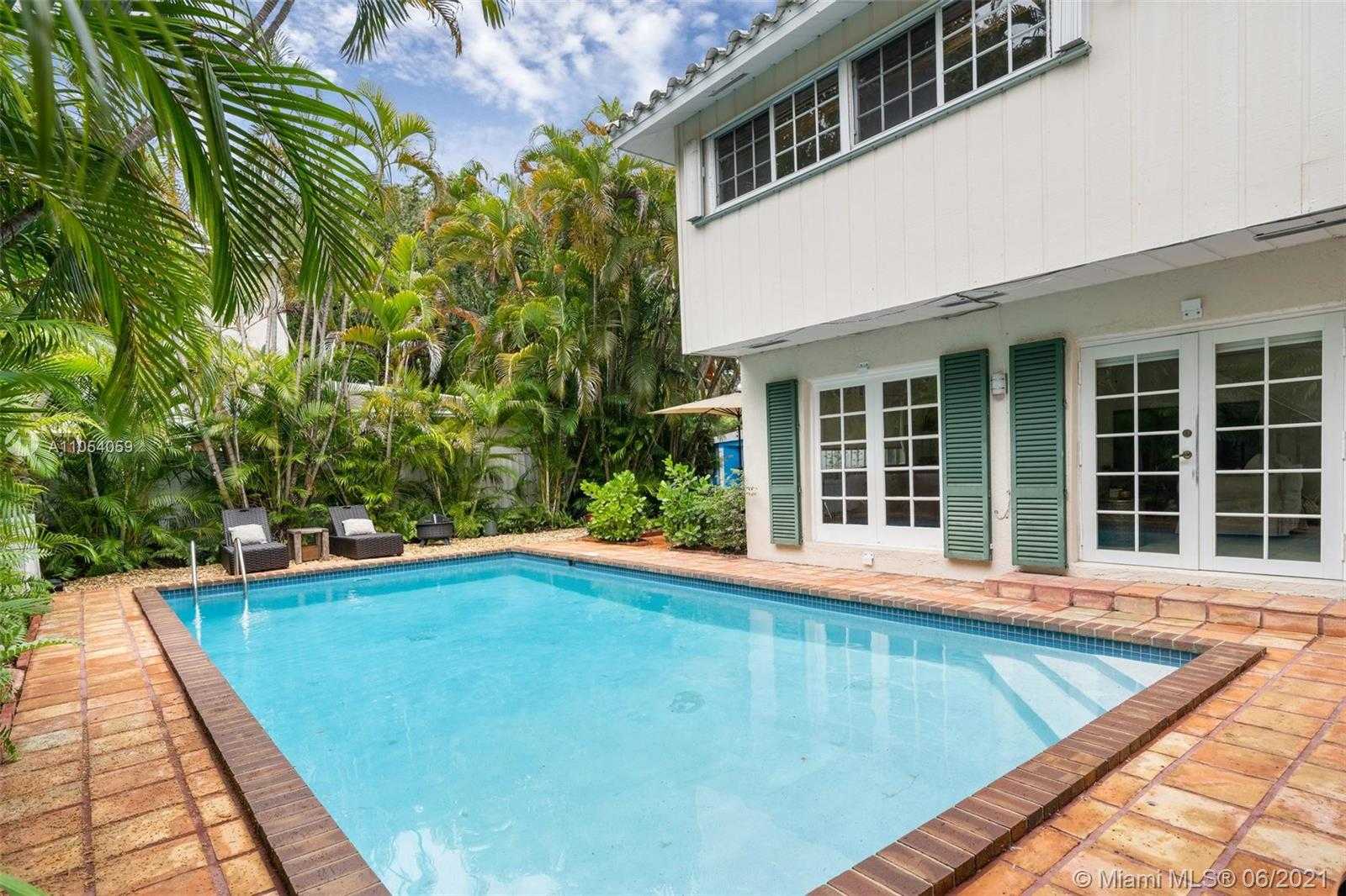 Small Image of 2200 OVERBROOK ST, Miami Number 2