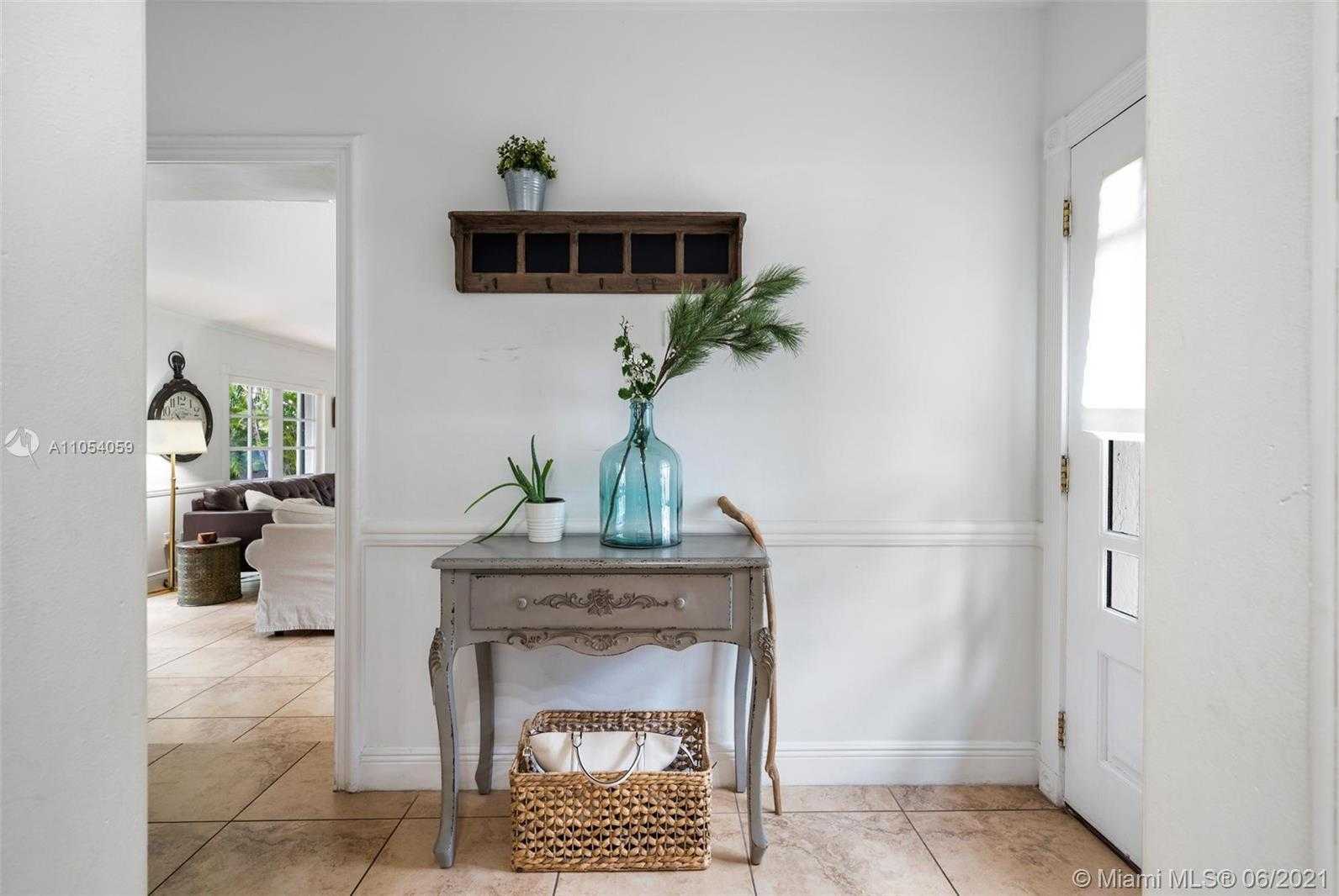 Small Image of 2200 OVERBROOK ST, Miami Number 22