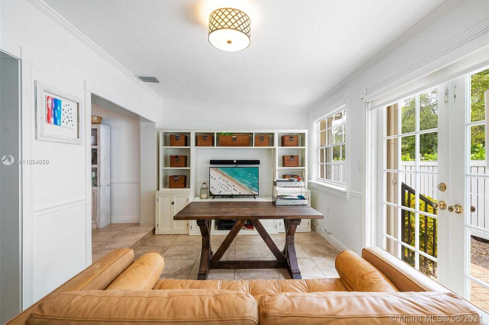 Small Image of 2200 OVERBROOK ST, Miami Number 26
