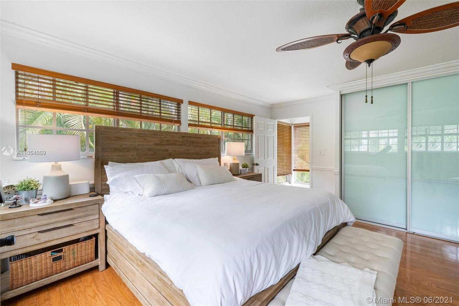 Small Image of 2200 OVERBROOK ST, Miami Number 32