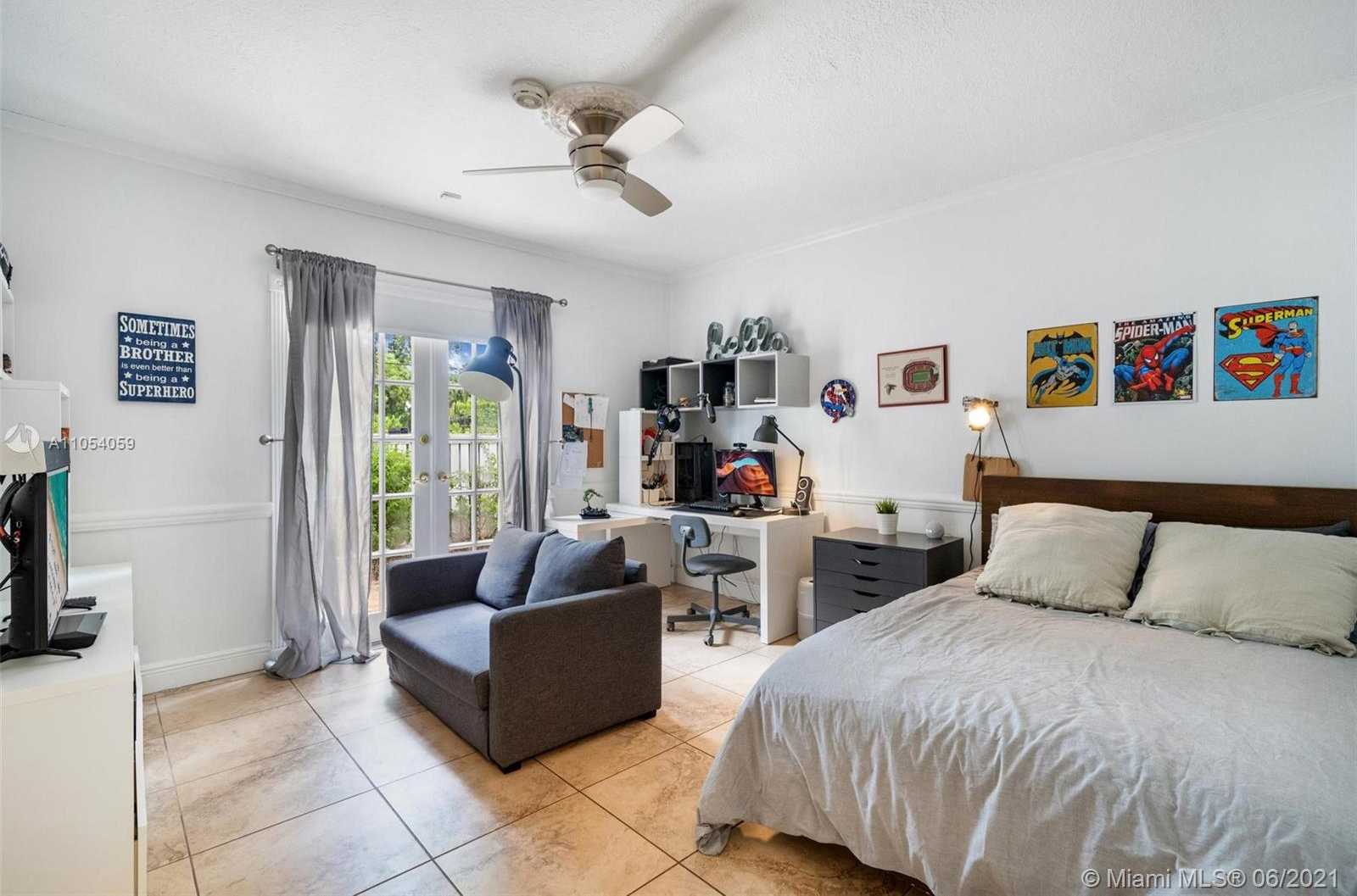 Small Image of 2200 OVERBROOK ST, Miami Number 36