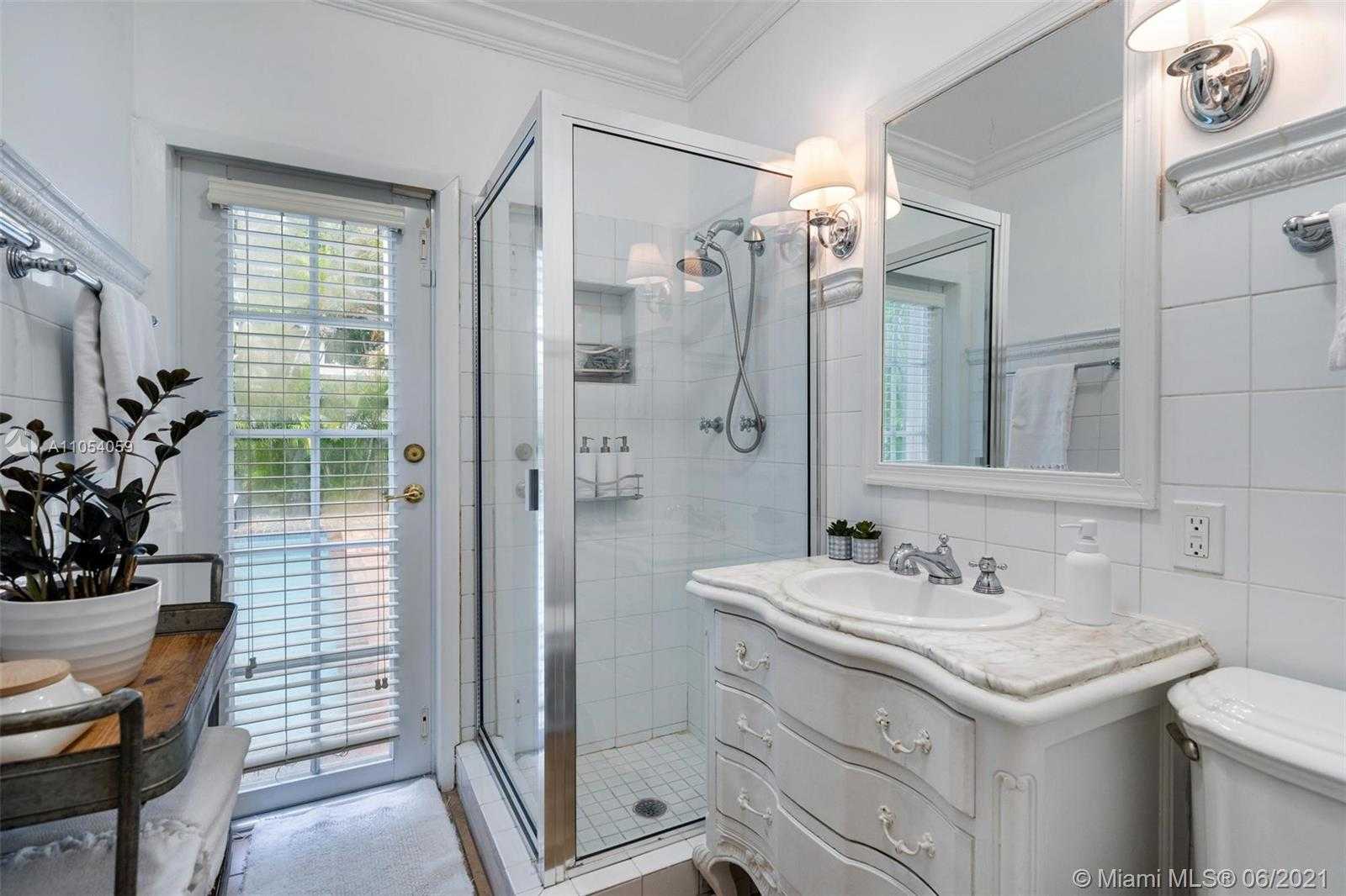 Small Image of 2200 OVERBROOK ST, Miami Number 38