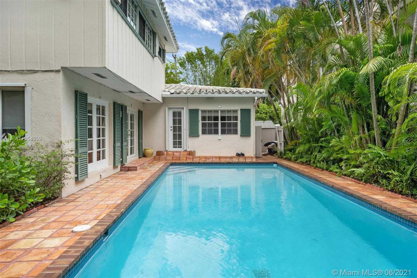 Small Image of 2200 OVERBROOK ST, Miami Number 4