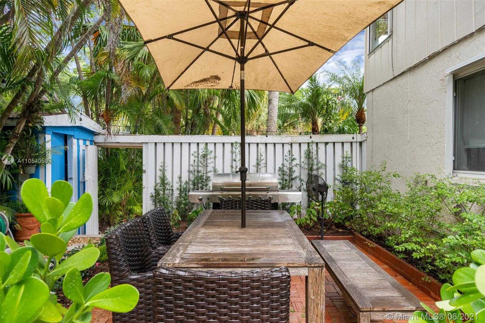 Small Image of 2200 OVERBROOK ST, Miami Number 6