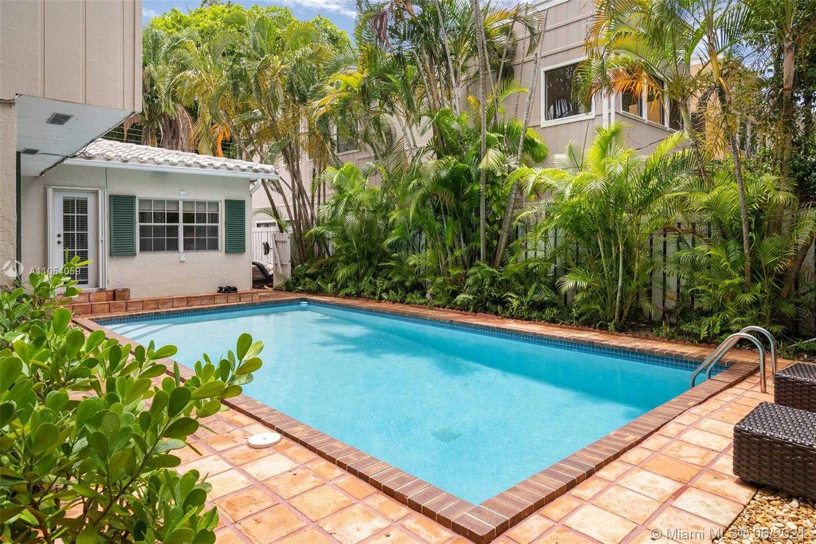 Small Image of 2200 OVERBROOK ST, Miami Number 7